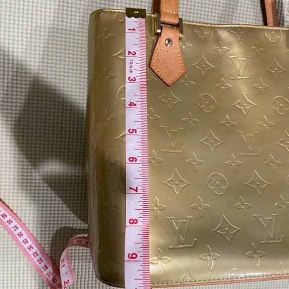 Authentic Louis Vuitton Vernis tote - Picture 16 of 16